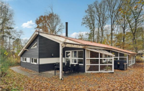 Beautiful Home In Glesborg With Wifi